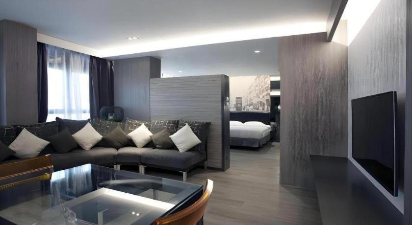 M1 North Point Hotel Хонконг Екстериор снимка
