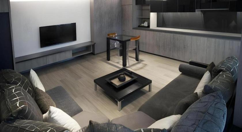 M1 North Point Hotel Хонконг Екстериор снимка
