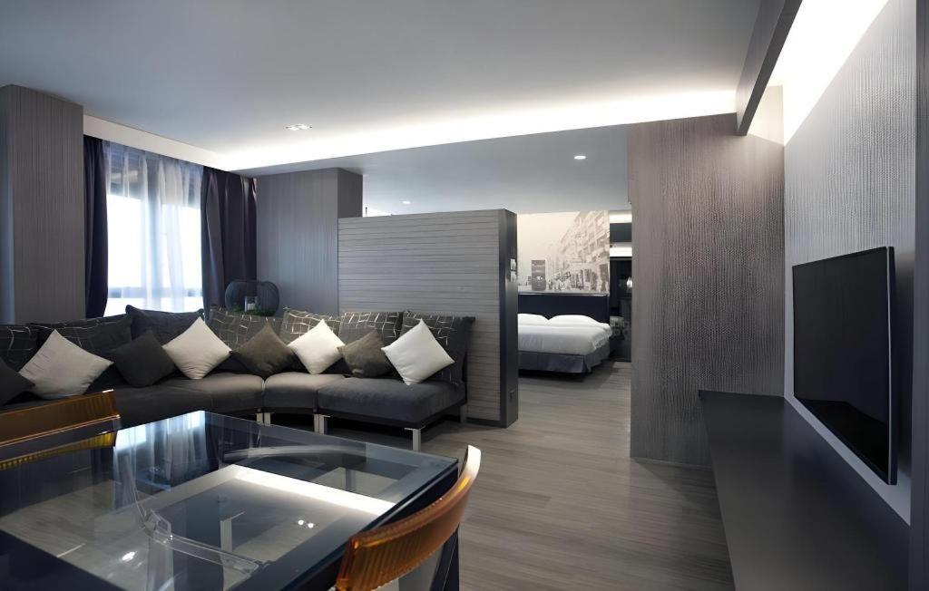 M1 North Point Hotel Хонконг Екстериор снимка