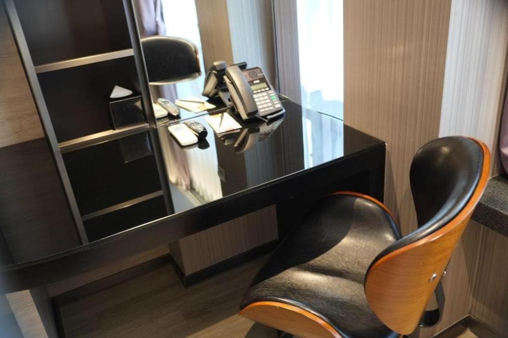 M1 North Point Hotel Хонконг Екстериор снимка